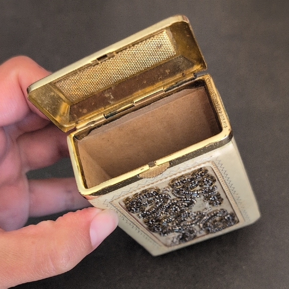 Vintage Beaded Cream Cigarette Case - Picture 3 of 9